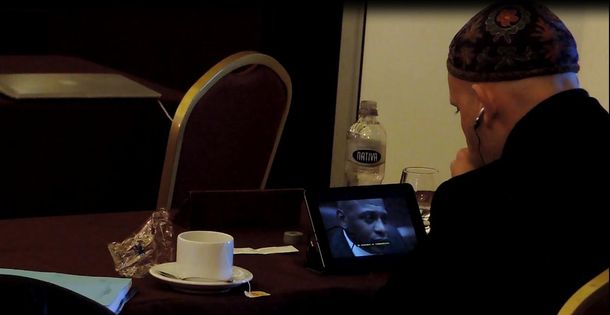 ¿Qué película mira Bergman mientras debate Parlasur?