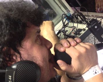 Relator xeneize no pudo controlar su ira después el gol de San Lorenzo