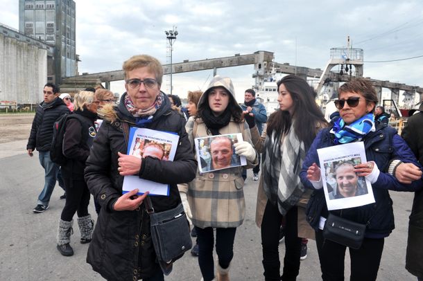 El drama de los familiares de los desaparecidos del pesquero hundido