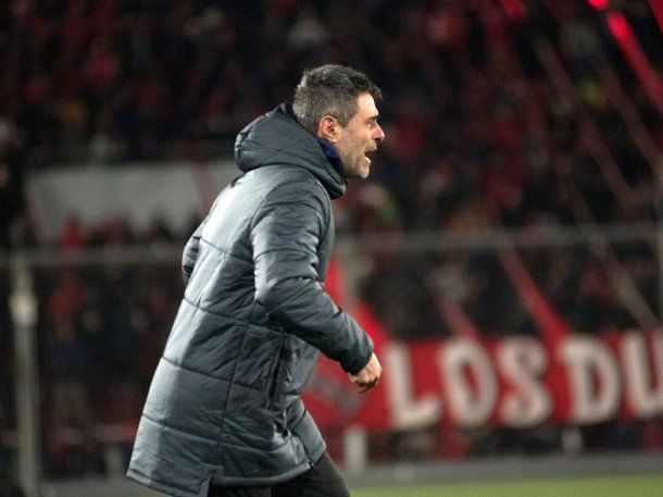 La inesperada reacción de Julio Vaccari al ser escupido por un hincha de Estudiantes