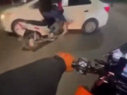 La Plata: dos motociclistas resultaron heridos tras salir volando en un accidente durante una caravana