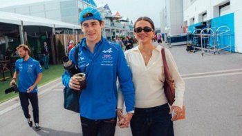 Franco Colapinto junto a su novia en el paddock del GP de Canadá Franco Colapinto junto a su novia en el paddock del GP de Canadá