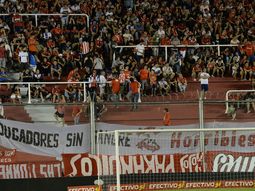 estallaron los hinchas de independiente: jugadores sin sangre, horribles estallaron los hinchas de independiente: jugadores sin sangre, horribles