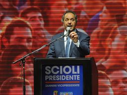 scioli: convoco a los votantes de massa: el dijo que no es dueno de sus votos scioli: convoco a los votantes de massa: el dijo que no es dueno de sus votos