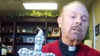un metodo moderno: un pastor realiza exorcismos por skype un metodo moderno: un pastor realiza exorcismos por skype