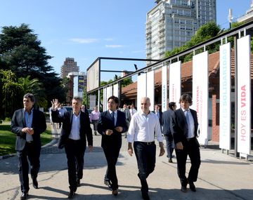 Avruj: Es una posibilidad concreta llevar a Barack Obama a la ex Esma