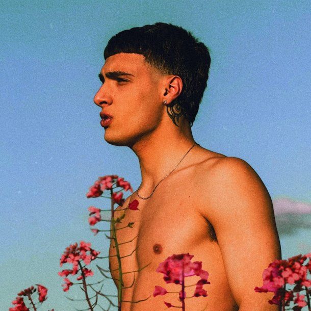 Tobika lanzó Mi China: folklore, trap y barrio en una misma voz