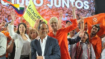 las fotos del cierre de campana de scioli y macri las fotos del cierre de campana de scioli y macri