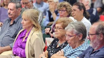 Carolina Cosse, intendenta de Montevideo, en el lanzamiento de Izquierda y Libertad. Carolina Cosse, intendenta de Montevideo, en el lanzamiento de Izquierda y Libertad.