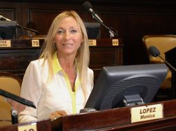 monica lopez en radio 10: hay que votar en primera vuelta a scioli, no hay que esperar al balotaje monica lopez en radio 10: hay que votar en primera vuelta a scioli, no hay que esperar al balotaje