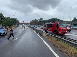 Accidente fatal en General Paz: falleció en el acto una mujer que se trasladaba en moto