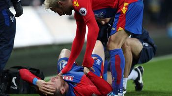 Wickham se retiró en camilla del estadio Wickham se retiró en camilla del estadio