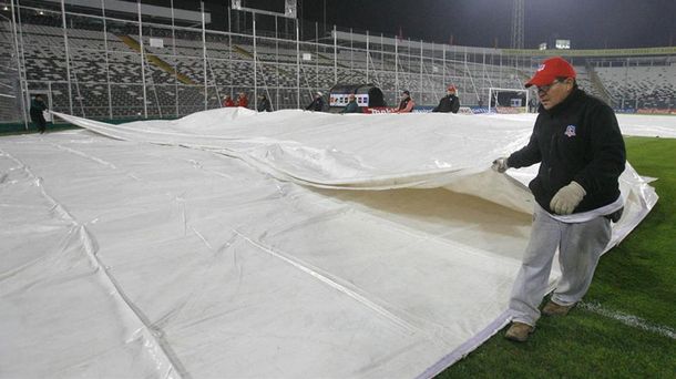 River y Boca piensan poner lonas para protegerse de la lluvia