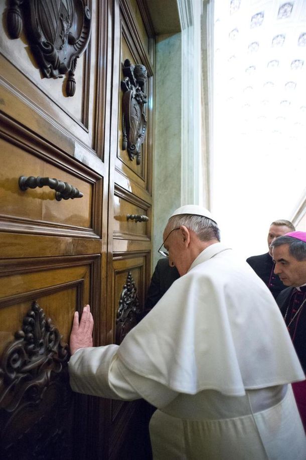 El papa Francisco abrió las puertas del departamento pontificio