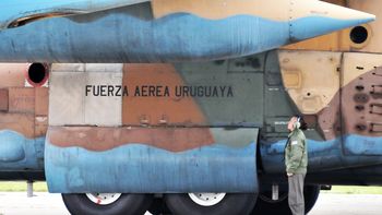 El avión Hércules de la Fuerza Aérea uruguaya tiene previsto volar de nuevo a Israel este lunes. El avión Hércules de la Fuerza Aérea uruguaya tiene previsto volar de nuevo a Israel este lunes.
