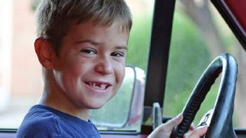 la abuela hace manejar al nieto de 10 anos porque estaba borracha la abuela hace manejar al nieto de 10 anos porque estaba borracha