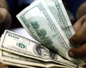El dólar negro se acerca a los $9 y el oficial avanzó a $5