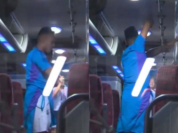 A puro canto: así llegó el micro de la Selección Argentina al estadio