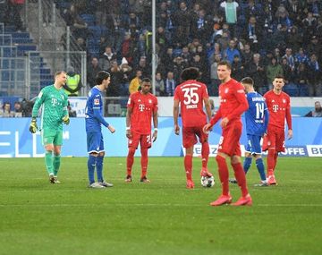VIDEO: La protesta de los jugadores del Hoffenheim y el Bayern München contra los violentos