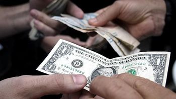 el dolar oficial cerro 4,59 y la bolsa portena termino en baja el dolar oficial cerro 4,59 y la bolsa portena termino en baja