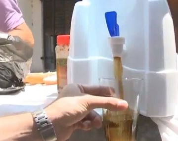 Una más del Jesucristo cordobés: el hincha de Belgrano transforma agua en fernet