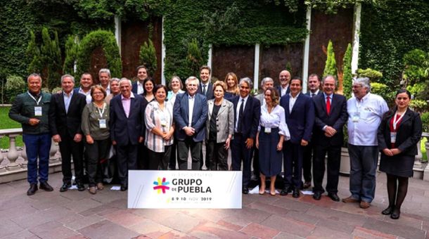 Fuerte respaldo del Grupo de Puebla a Cristina