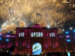 En Plaza de Mayo y con música se festejó el Día de la Patria