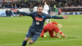 con un gol de higuain sobre la hora, el napoli se metio en la semi con un gol de higuain sobre la hora, el napoli se metio en la semi