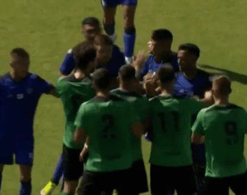 Video: Nueva Chicago y Almagro jugaron un amistoso y casi se agarran a piñas