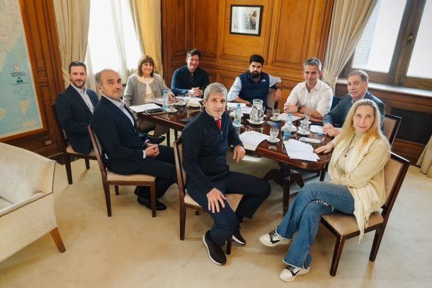 El Gobierno reúne otra vez a la mesa política para definir la estrategia legislativa