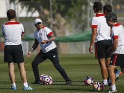 Todo es incertidumbre en el entorno de Sampaoli