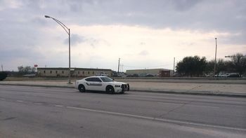 estados unidos: un muerto y al menos ocho heridos en un tiroteo en una base militar estados unidos: un muerto y al menos ocho heridos en un tiroteo en una base militar