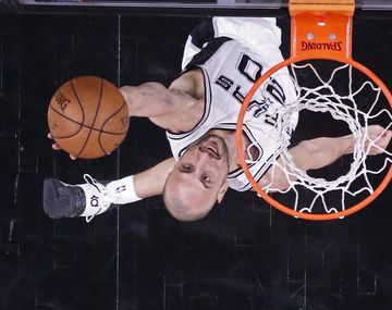 Manu Ginóbili disputó más de un cuarto de juego
