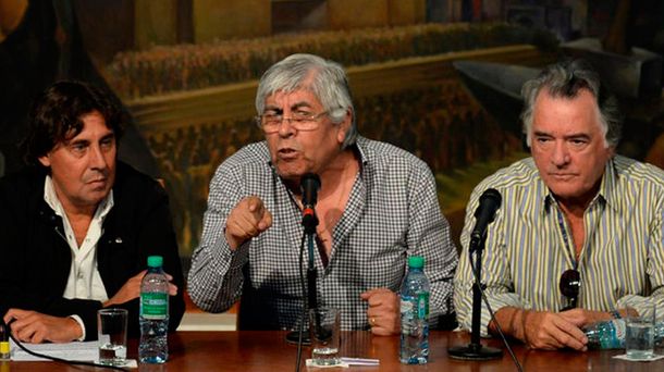 Moyano y Michelli se distancian de Barrionuevo tras el paro