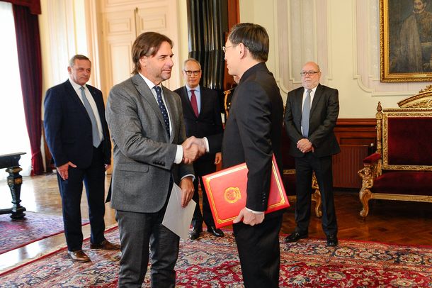 Desde China también hay expectativas de mejorar las relaciones con Uruguay durante el viaje de Luis Lacalle Pou.