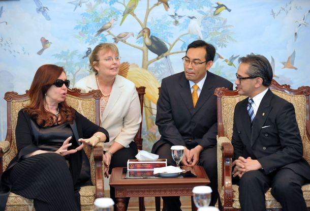 CFK llegó a Indonesia, segunda escala en su gira por Asia