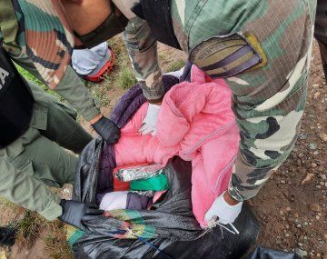 Detienen a tres personas que trasladaban 15 kilos de cocaína escondidos entre mantas de abrigo