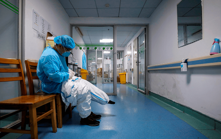No da para más: dura carta de un médico que renunció luego de que apedrearon su guardia
