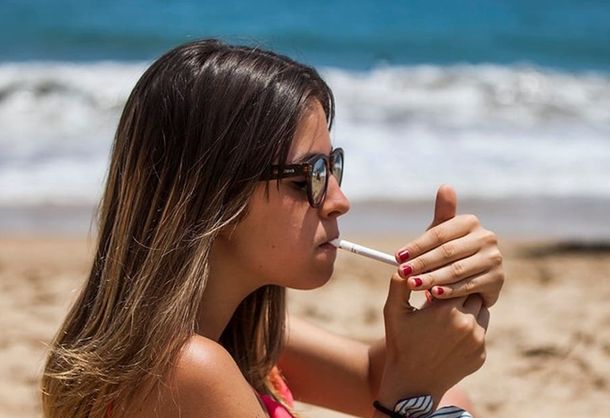 Ya no se podrá fumar en las playas de Mar del Plata: cuál es el valor de las multas que aplicarán