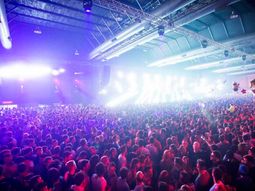 Dos internados en una fiesta electrónica Dos internados en una fiesta electrónica