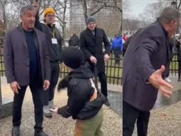 Sylvester Stallone fue sorprendido por un niño: recrearon juntos una escena de Rocky