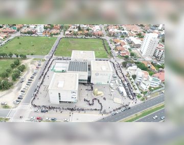 Iniciativa de la Provincia contra la crisis laboral en Mar del Plata: más de 10 cuadras de fila para entregar un CV