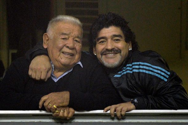 Emotivo mensaje de Maradona a su papá en el Día del Trabajador