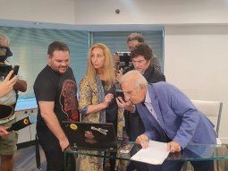 Milei volvió a sortear su sueldo de diputado: esta vez lo ganó un libertario