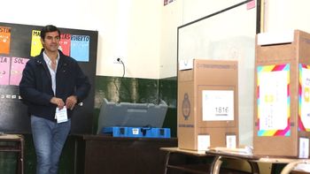 Salta también eligió entre la boleta de papel y la electrónica durante las PASO Salta también eligió entre la boleta de papel y la electrónica durante las PASO