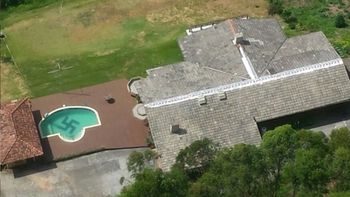 encontraron un simbolo nazi en una pileta encontraron un simbolo nazi en una pileta