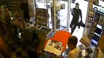 video: un perro frustra un robo a mano armada video: un perro frustra un robo a mano armada