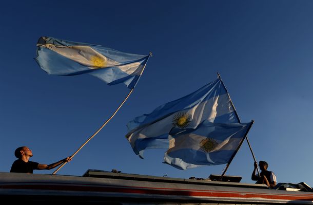La marea argentina copa Brasil y San Pablo ya se tiñe de celeste y blanco