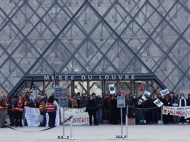 Francia: estudiantes bloquearon el Louvre y crece la tensión por las protestas contra el Gobierno