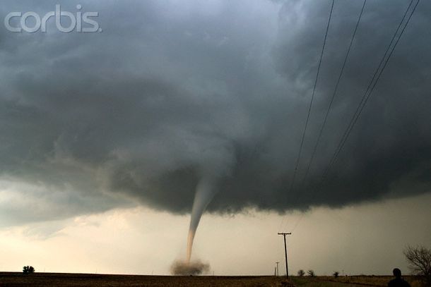 Espectacular tornado deja dos muertos y 64 heridos en Taquarituba
